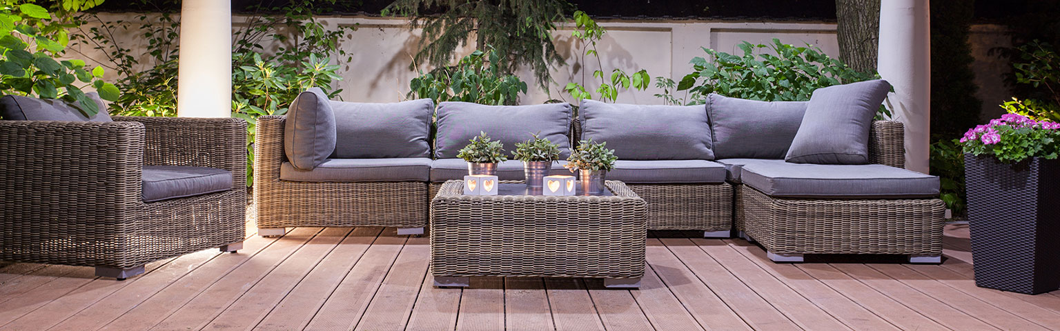 patio area with garden furniture