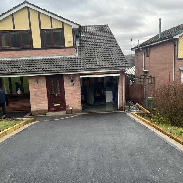 blackburn tarmac front driveway 09