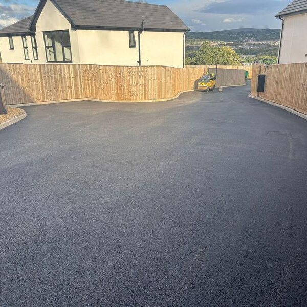 large tarmac driveway in fence burnley 04