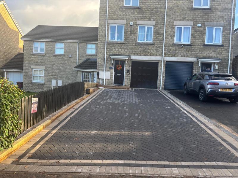 charcoal block paved driveway with lighter grey border in accrington lancashire 5